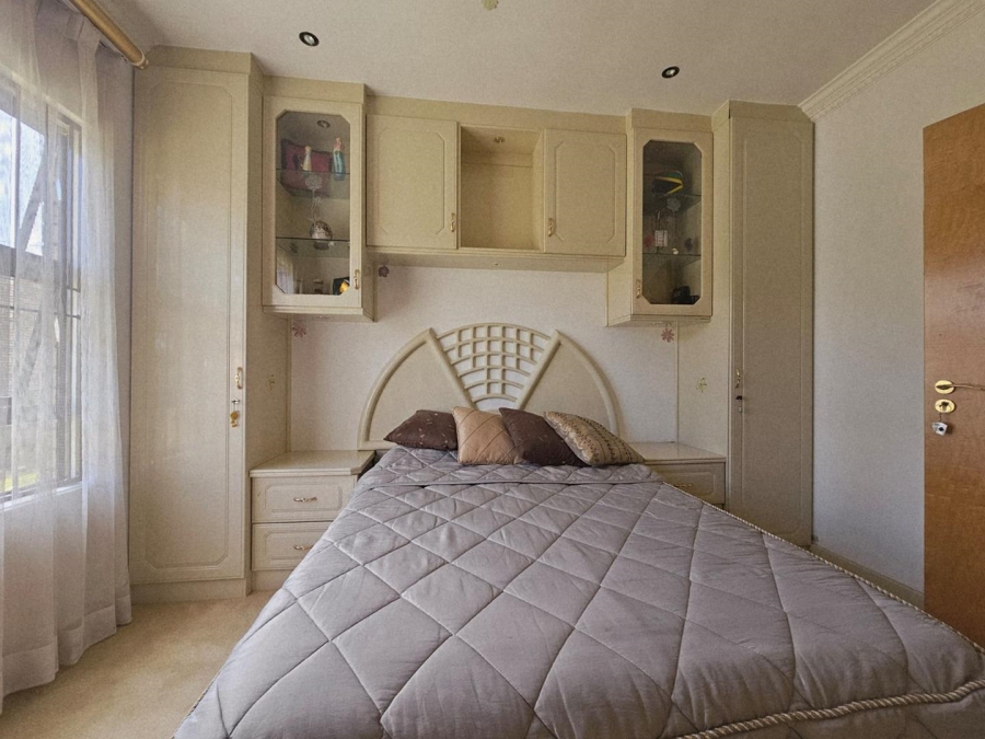 4 Bedroom Property for Sale in Ladybrand Free State